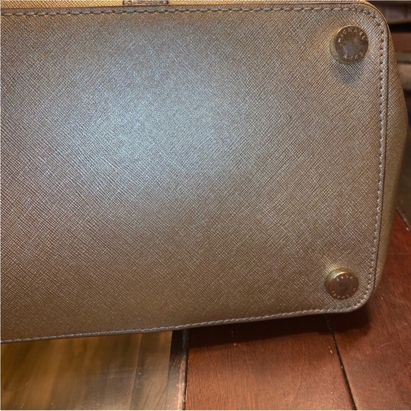 Michael Kors Gold Jet Set Travel Tote and Wallet Set - Picture 7 of 16